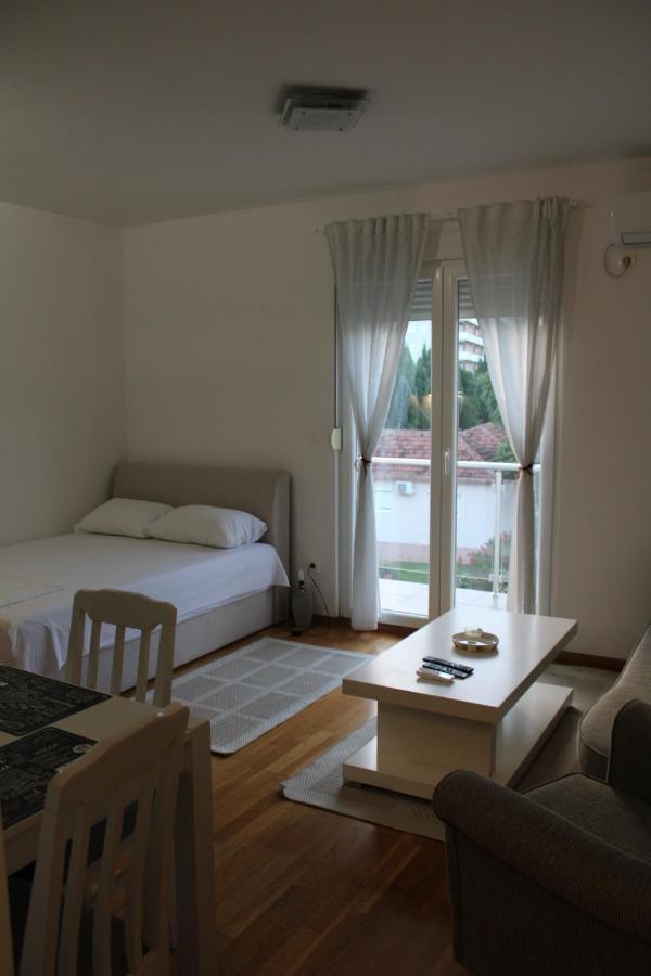 Delta Studio Apartman Подгориця Екстер'єр фото